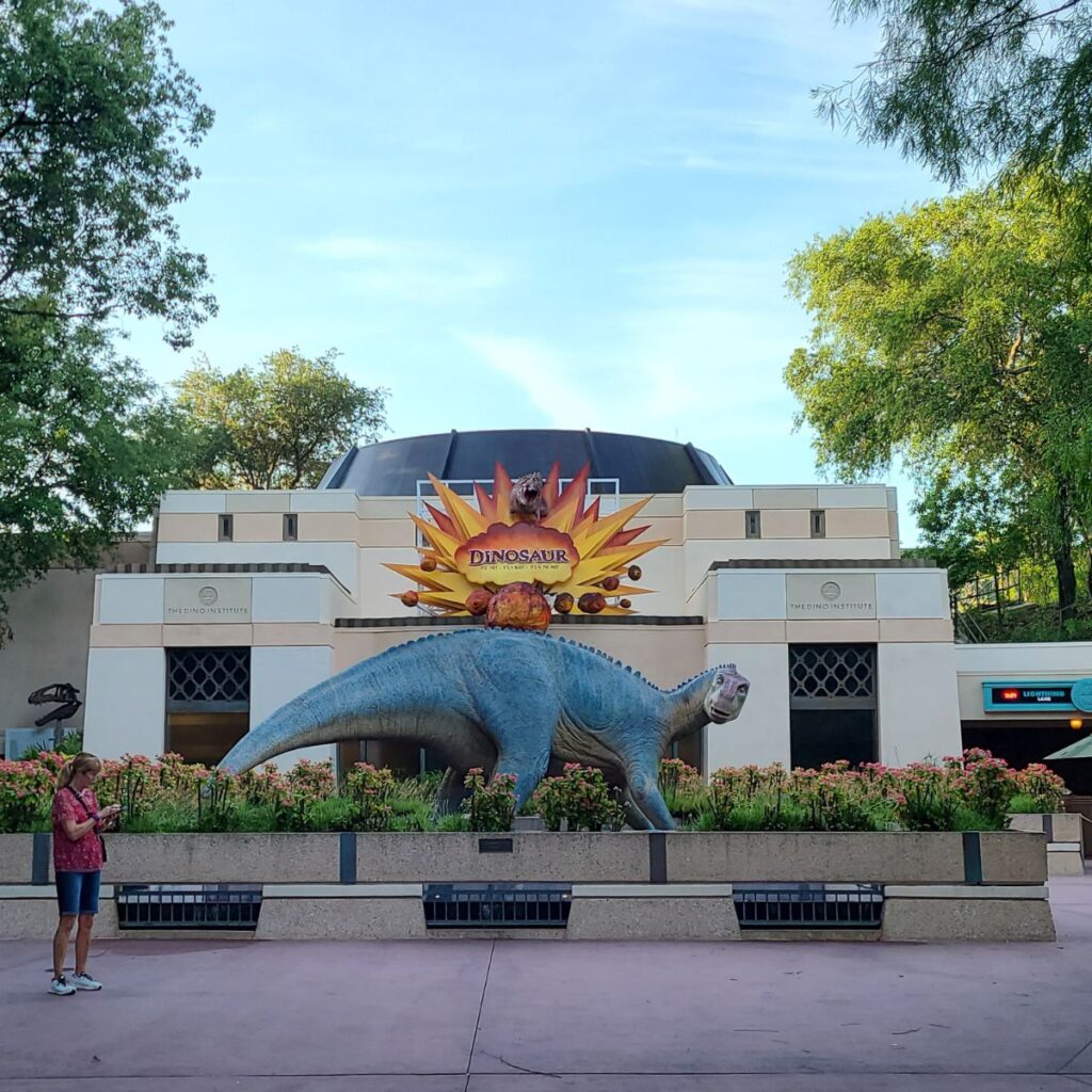 Dinosaur ride at animal kingdom - best rides at animal kingdom