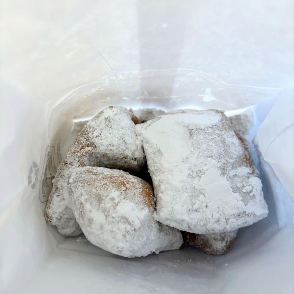 piping hot beignets gluten free Disney world