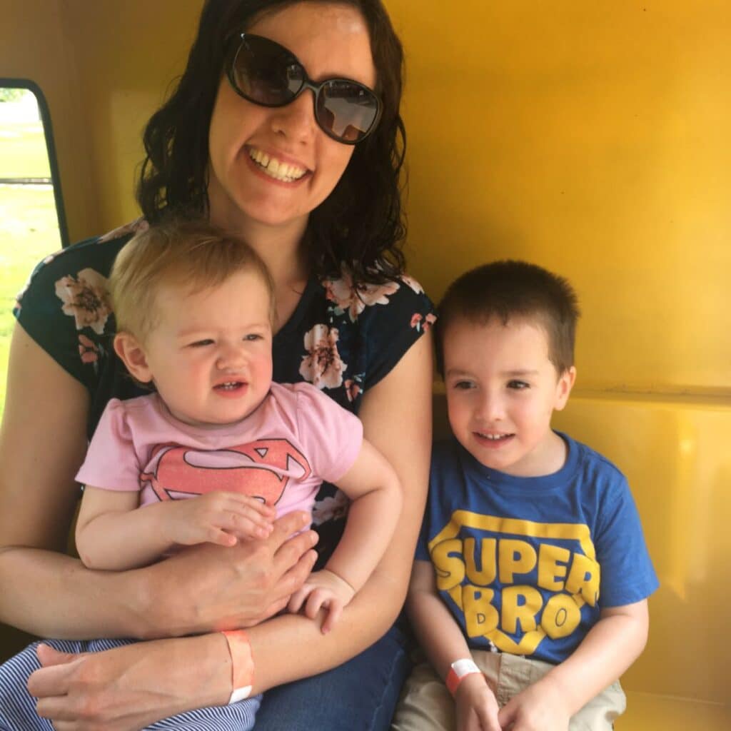 mom with 2 children.